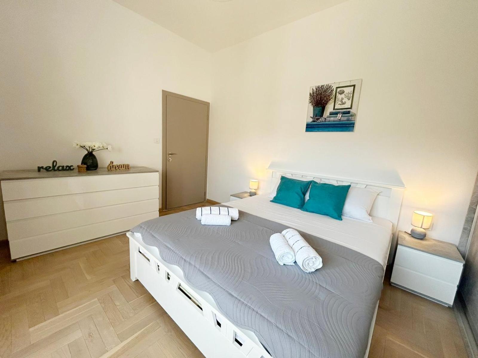 The Circle Apartment Skopje Extérieur photo
